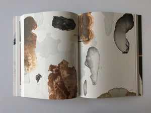 The Living Surface: An alternative biology book on stains by Lizan Freijsen 9789490322779